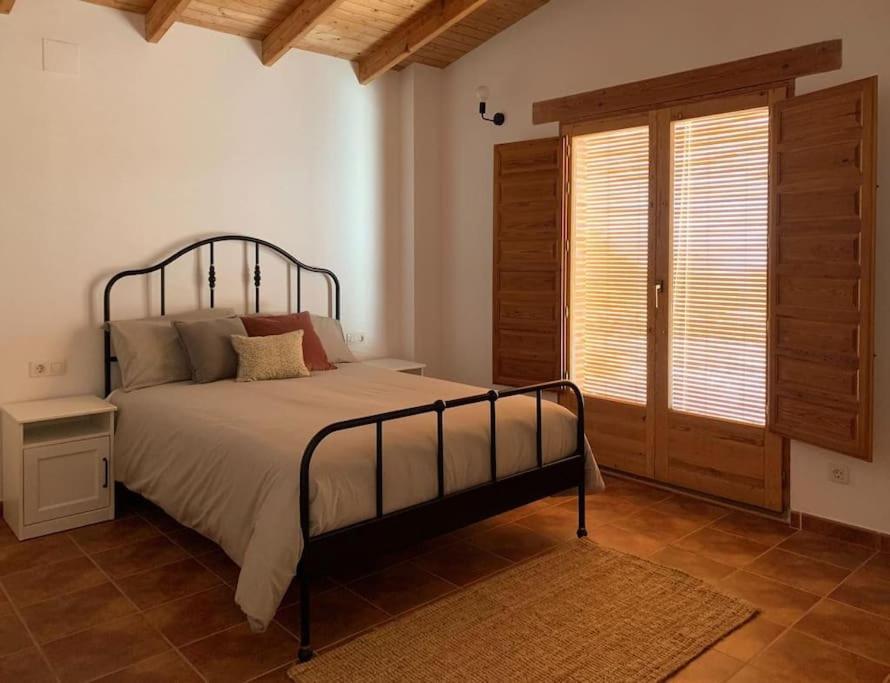 La Llobatera Casa Rural Les Coves de Vinroma 外观 照片