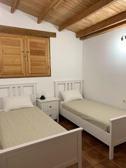 La Llobatera Casa Rural Les Coves de Vinroma 外观 照片